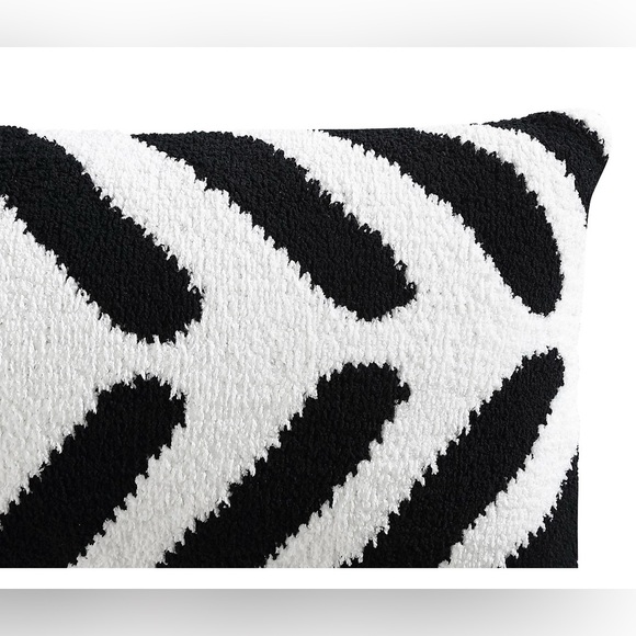 Black and White Oversize Lumbar Pillow
Sunday Citizen - Picture 4 of 9